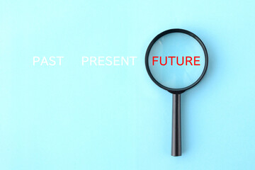 虫眼鏡と過去・現在・未来の英単語