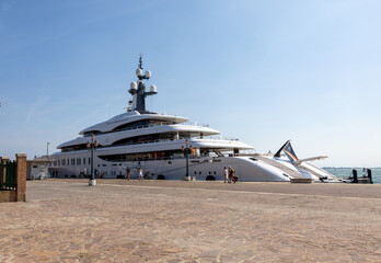 Moored in Venice Spectre is a 69 meter superyacht built by Benetti for John Staluppi, American entrepreneur with a wholesome passion for James Bond's saga