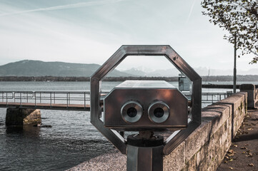 longue vue au bord du lac Léman, sur les quai de Versoix, Suisse