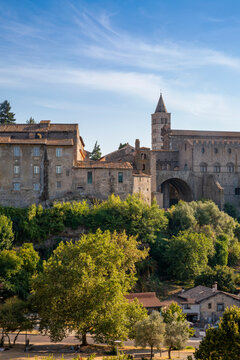 Italy, Lazio, Viterbo, Trees in front of Palazzo dei Papi