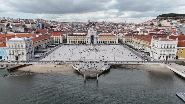 picture of Praca do Comercio in Lisbon Portugal 