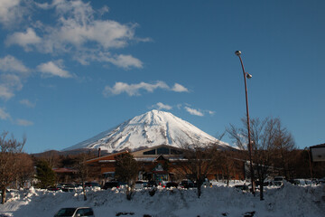 雪の富士山