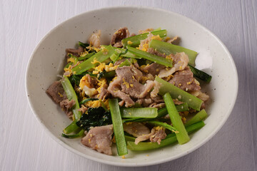  豚肉と小松菜の中華風卵炒め