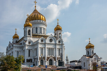 Catedral de Cristo Salvador en el centro histórico de la ciudad de Moscú - obrazy, fototapety, plakaty