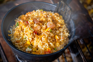 アウトドアでピラフ　Pilaf dishes made outdoors 