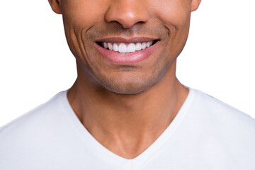 Obraz premium Close-up cropped portrait of nice handsome attractive cheerful cheery well-groomed guy wearing white shirt beaming shine teeth isolated over gray violet purple pastel background