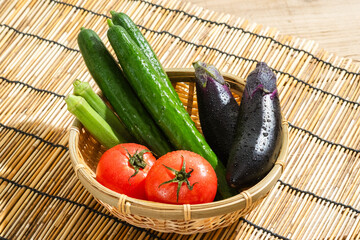 新鮮な夏野菜のイメージ