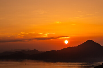 Naklejka premium 瀬戸内海の朝焼け