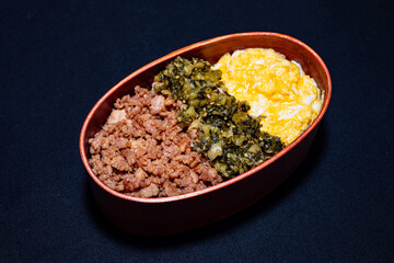 三色丼わっぱ弁当