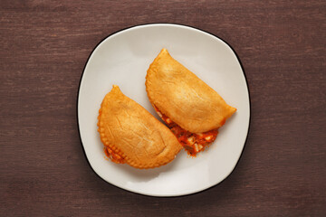 Ready to eat pizza pocket snacks