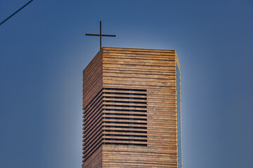 Glockenturm mit Kreuz der Propsteikirche St. Trinitatis, Leipzig, Sachsen, Deutschland