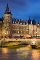 Frankreich, Paris, Ile de France, 4. Arrondissement, Palais de Justice, Conciergerie, Pont au Change, Seine, Nacht,