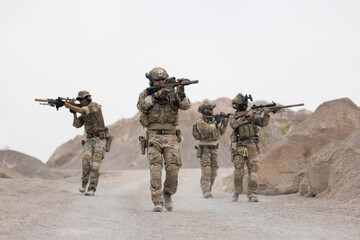 Soldiers patrol patrols in afghanistan
