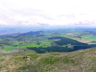 Paysage naturel de randonnée en Auvergne 