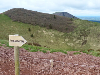 Paysage de volcans en Auvergne