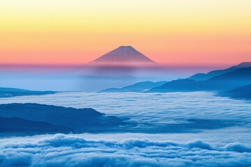 雲海の浮かぶ富士山