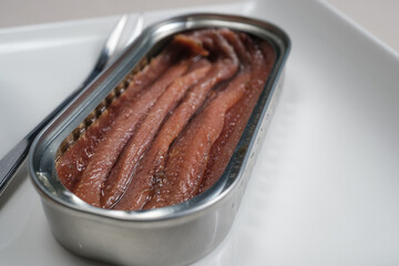 Antipasto con acciughe, formaggio e pane