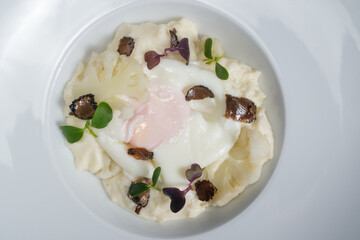 Antipasto con uova e verdure