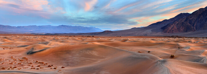 Afternoon Glow: 4K Ultra HD Image of Sand Dune with Afternoon Light