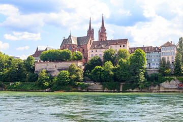 Obraz premium Beautiful panoramic view of Basel city and the Rhine river in Switzerland