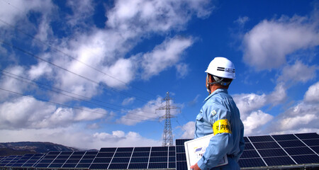 太陽光発電施設・検査点検する管理技術者