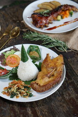 FOOD AND BEVERAGE PICTURE COMMERCIAL USED RESTAURANT