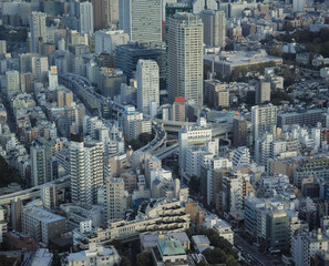 密集した東京のビル群