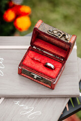 wedding rings in velvet ring box for summer wedding