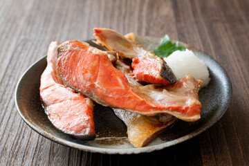 鮭カマの塩焼き
