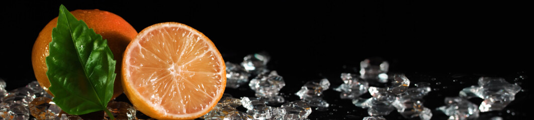 pomarańcze i kostki lodu