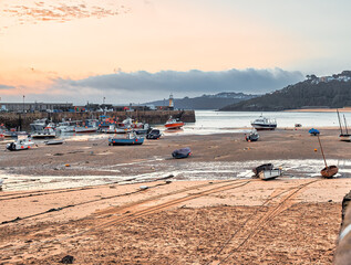 Ebbe im Hafen von St. Ives 