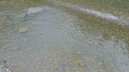 癒される清流の風景