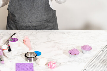 Creating Extravagant Cupcakes for Birthday Celebration