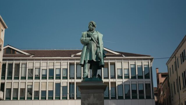 Statue of Daniele Manin towering over Venice