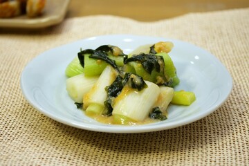 ネギとワカメの甘辛い酢味噌和え