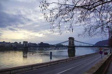 Rolgordijnen Kettingbrug Chain Bridge over Danube river, Budapest, Hungary