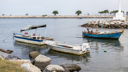 Fototapeta na wymiar fishing boat in the sea, Fishing boat on the beach, Thai landscape