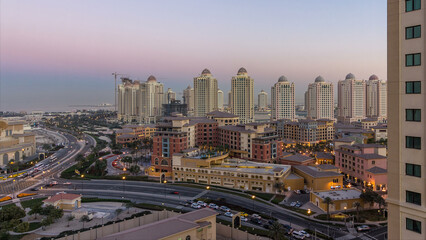 Obraz premium Evening at the Pearl-Qatar day to night timelapse from top.