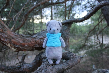 handmade accessory, knitted item