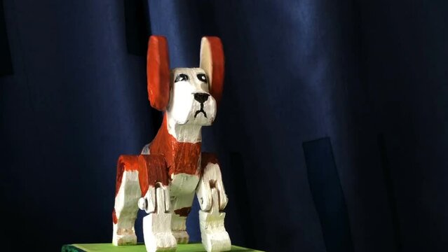 Beagle hunting dog does a stance, front view funny homemade toy