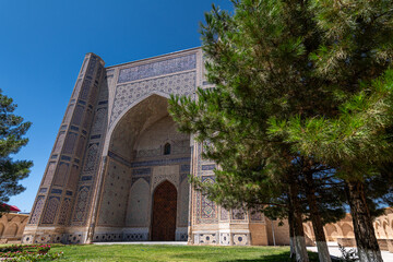 Fototapeta na wymiar Close up on beautiful dome of Bibi-Khanym Mosque in Samarkand, Uzbekistan