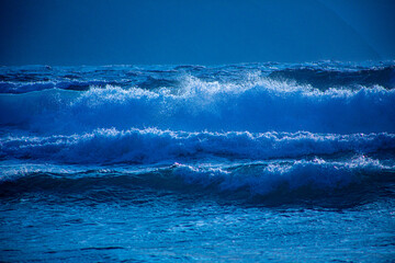 Fototapeta premium 奄美、春に“寒の戻り”、3月の奄美の海