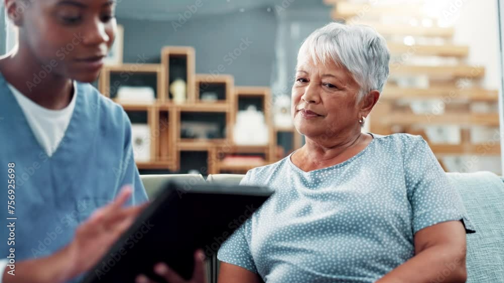 Poster Senior care, tablet and old woman on sofa with nurse, advice and medical consultation in home. Conversation, homecare and elderly person on couch with caregiver, digital app and health insurance.