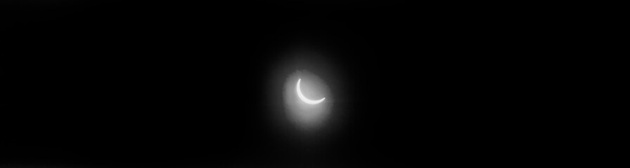 Total Solar Eclipse, sun covered by the moon in the sky - 756989098