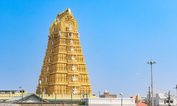 Sri Chamundeshwari Temple is a Hindu temple located on the top of Chamundi Hills near the palace city of Mysuru in the state of Karnataka, India.