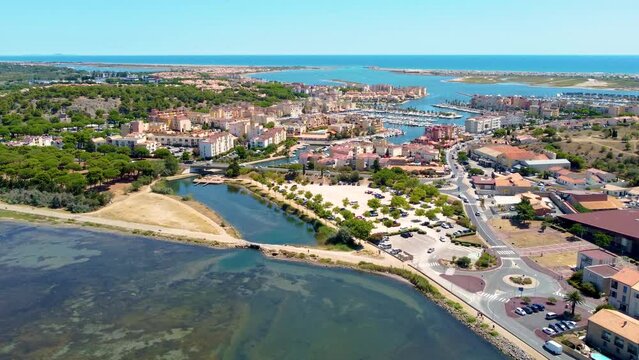 Vue a&eacute;rienne de Gruissan, de la Tour Barberousse, Aude, Occitanie, France	