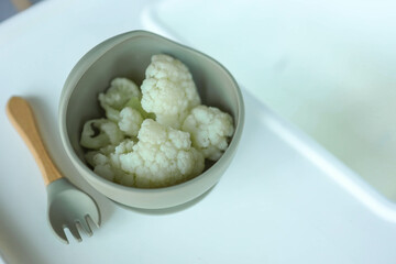 Cauliflower in a plate, first complementary food using the blw method
