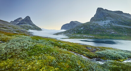 Bispen, Stigbotthornet, Alnesvatnet, Trollstigheimen, Möre og Romsdal, Norwegen