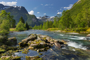 Fluss Valldöla, Meiadalen, Möre og Romsdal, Norwegen