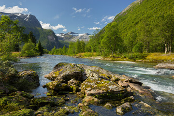 Fluss Valldöla, Meiadalen, Möre og Romsdal, Norwegen